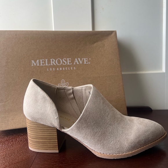 NIB Beige Faux Leather Booties - Picture 2 of 3